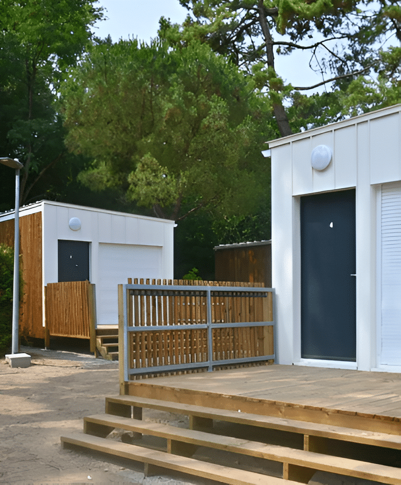 Hébergement d'urgence construction modulaire bas-carbone architecture bois